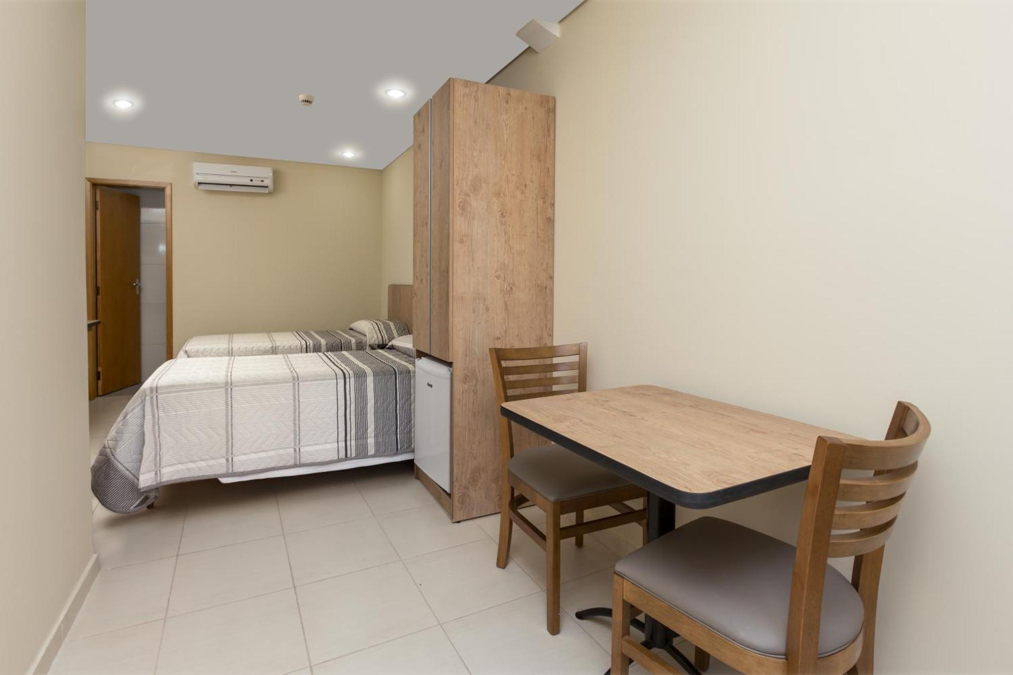 Twin Room,1452958759:JPEG